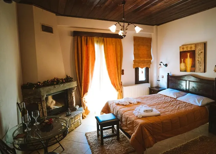 Evilion Traditional בית הארחה Plakoton