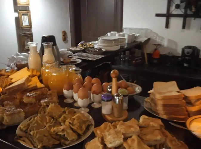 Evilion Traditional בית הארחה 3*