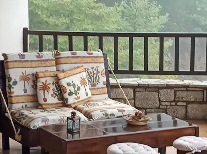 בית הארחה Evilion Traditional Plakoton